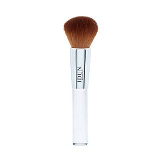 idun-tester-meubel-kabuki-brush