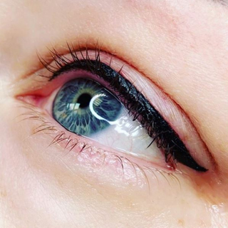 Training permanente make-up eyeliner basis